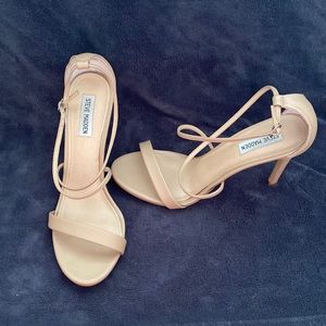 steve madden beige heels